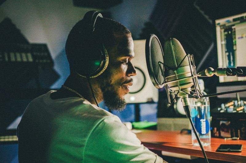 Einrichtung einer Voiceover-Session für ein Bildungsprojekt